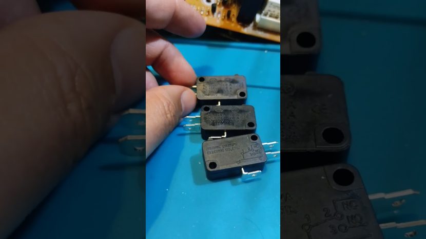 Cómo sustituir el microinterruptor de puerta