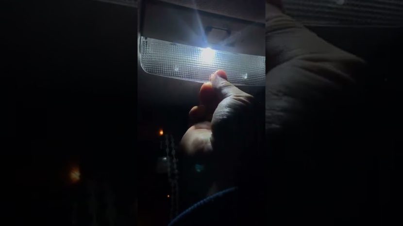 Cómo sustituir luz interior